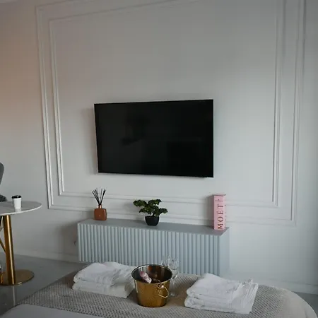 Luna Hanza Tower - Basen, Sauna & Апартаменты Щецин